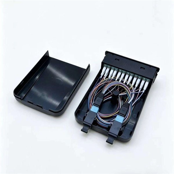 Is the top small busbar of the control busbar cabinet there 